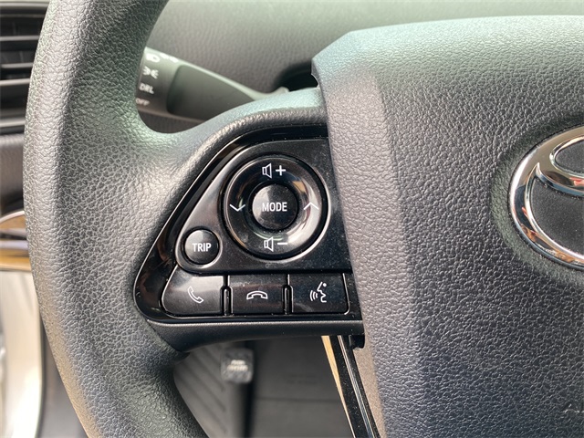 2022 Toyota Prius L photo 22