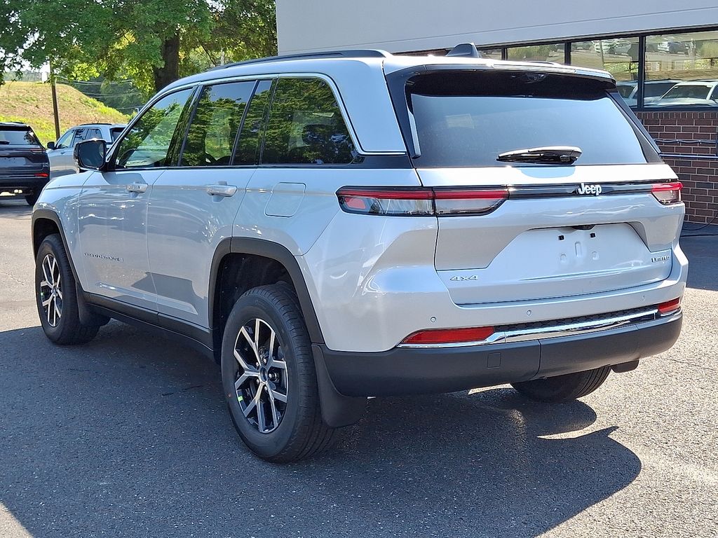 2025 Jeep Grand Cherokee Limited photo 2