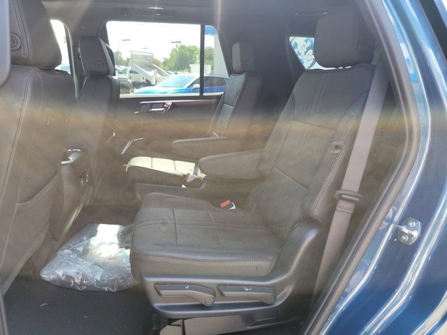2025 Chevrolet Tahoe High Country photo 13