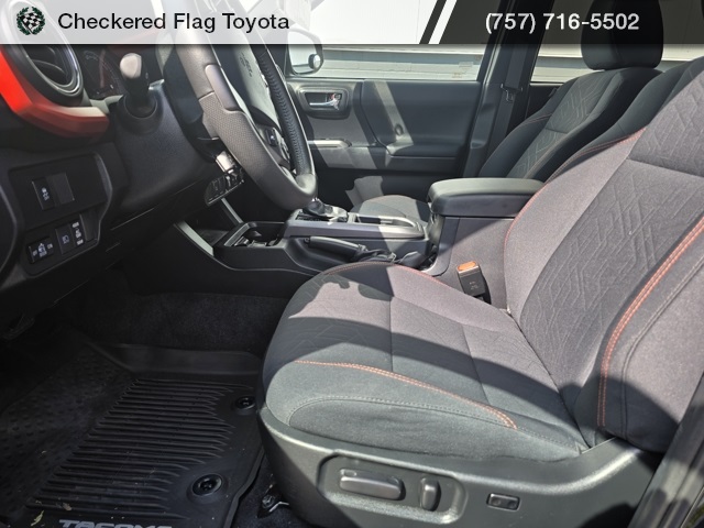2020 Toyota Tacoma TRD Sport photo 18