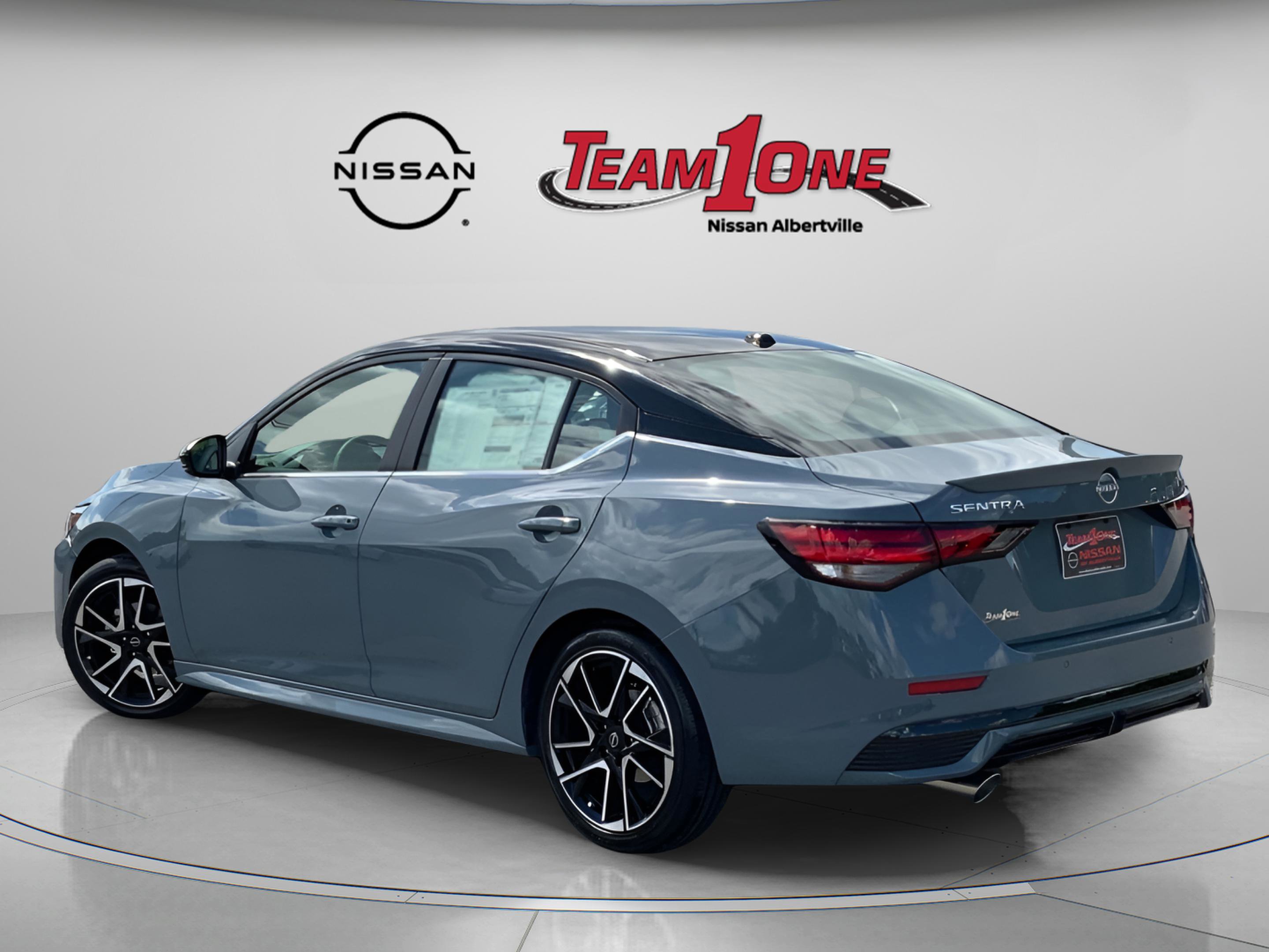 2025 Nissan Sentra SR photo 3