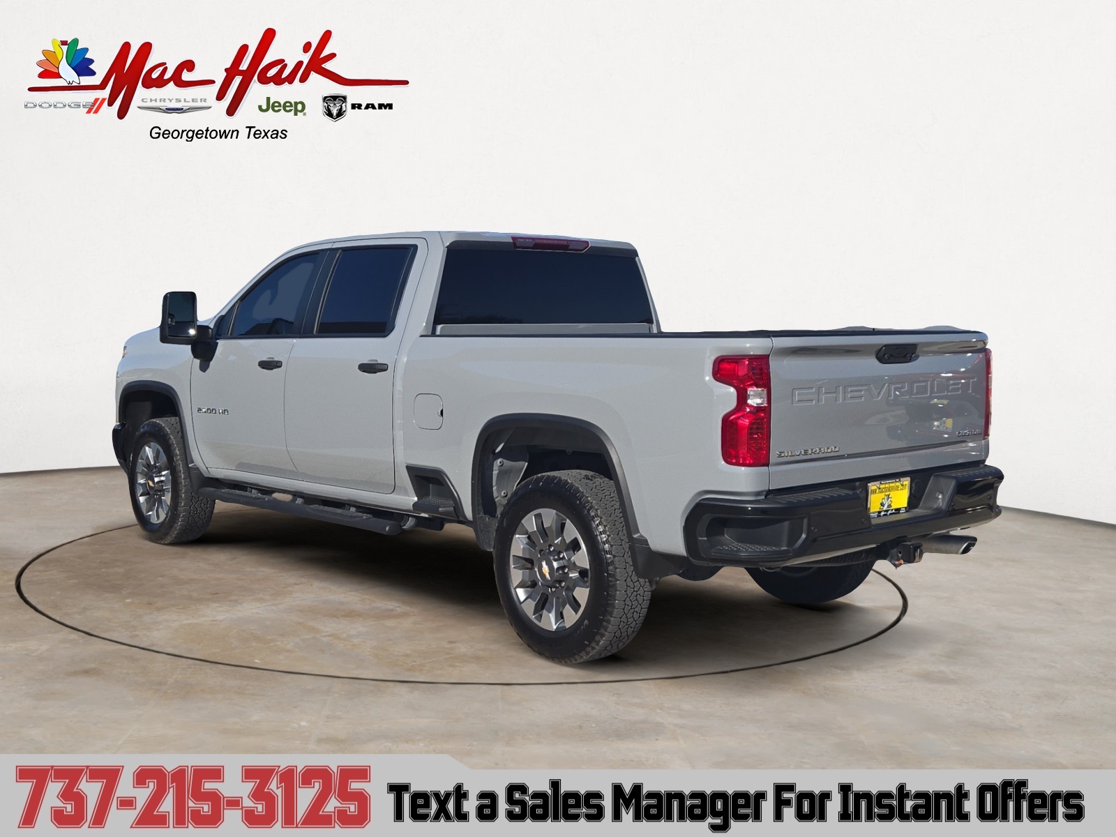 2024 Chevrolet Silverado 2500HD Custom photo 3