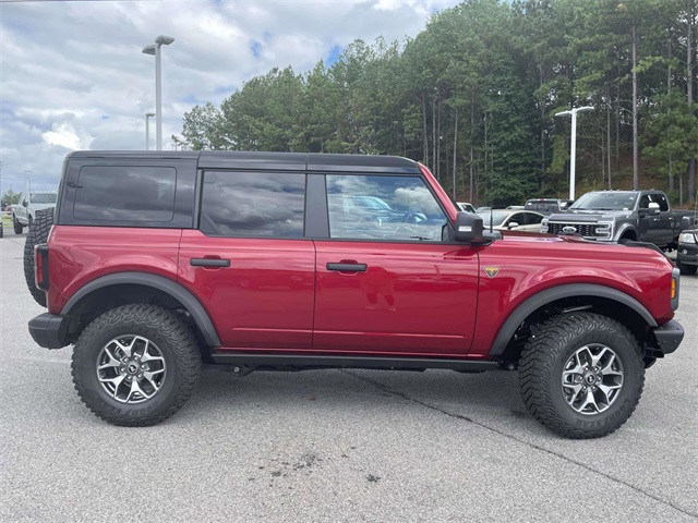 2025 Ford Bronco Badlands photo 2