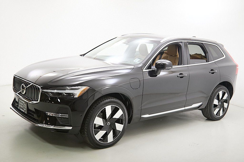 2023 VOLVO XC60 - Image 5