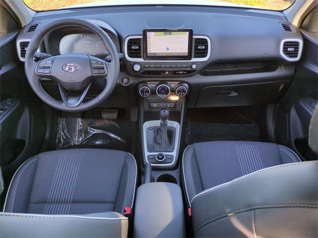 2025 Hyundai Venue Limited photo 10
