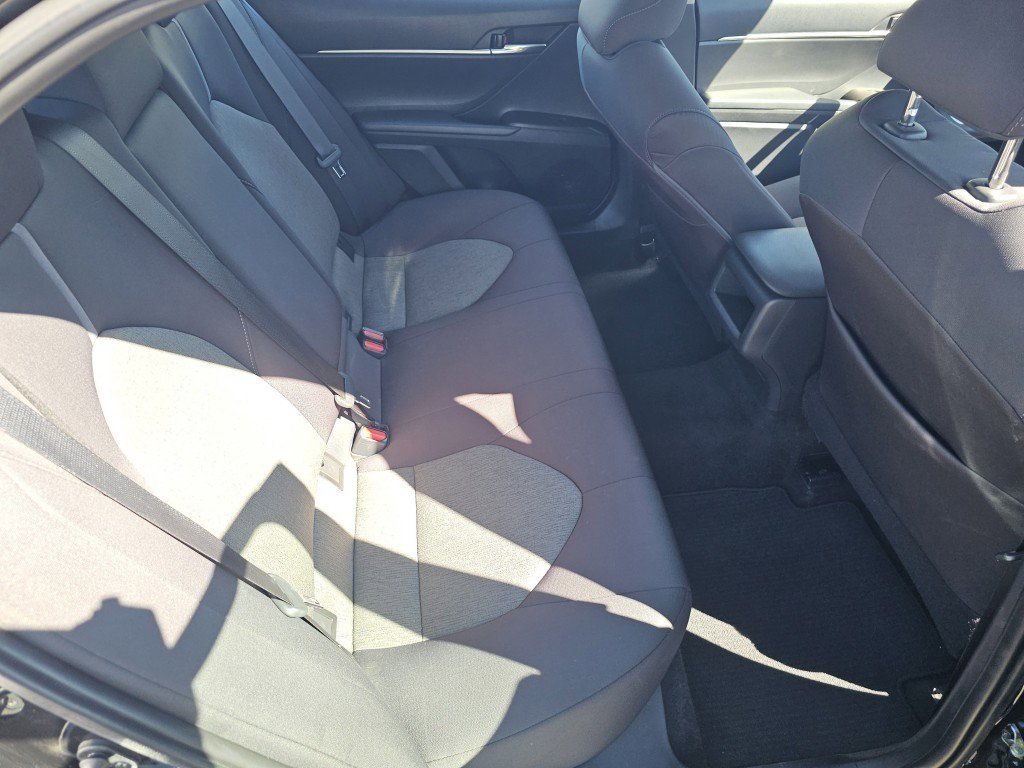 2021 Toyota Camry LE photo 2