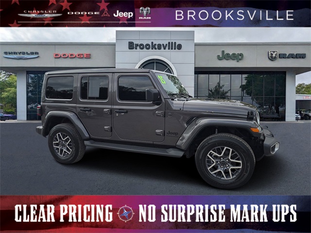 2025 Jeep Wrangler 4-Door Sahara's photo