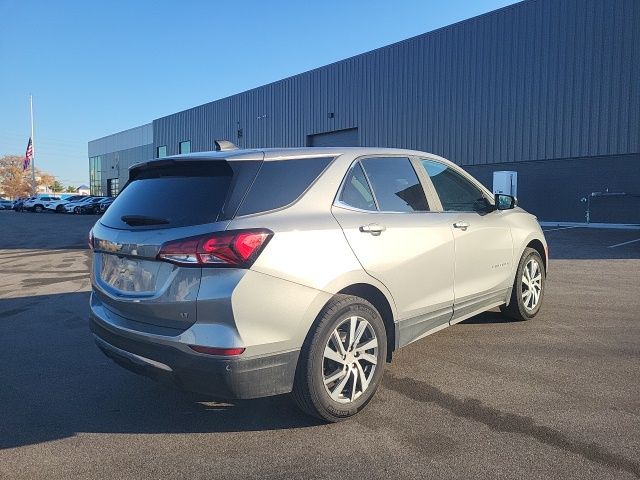 2023 Chevrolet Equinox LT photo 3