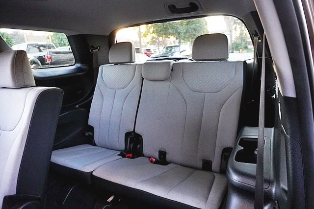 Used 2023 Red Hyundai SE image 17