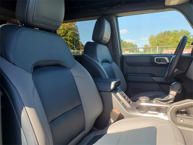 2024 Ford Bronco Outer Banks photo 16