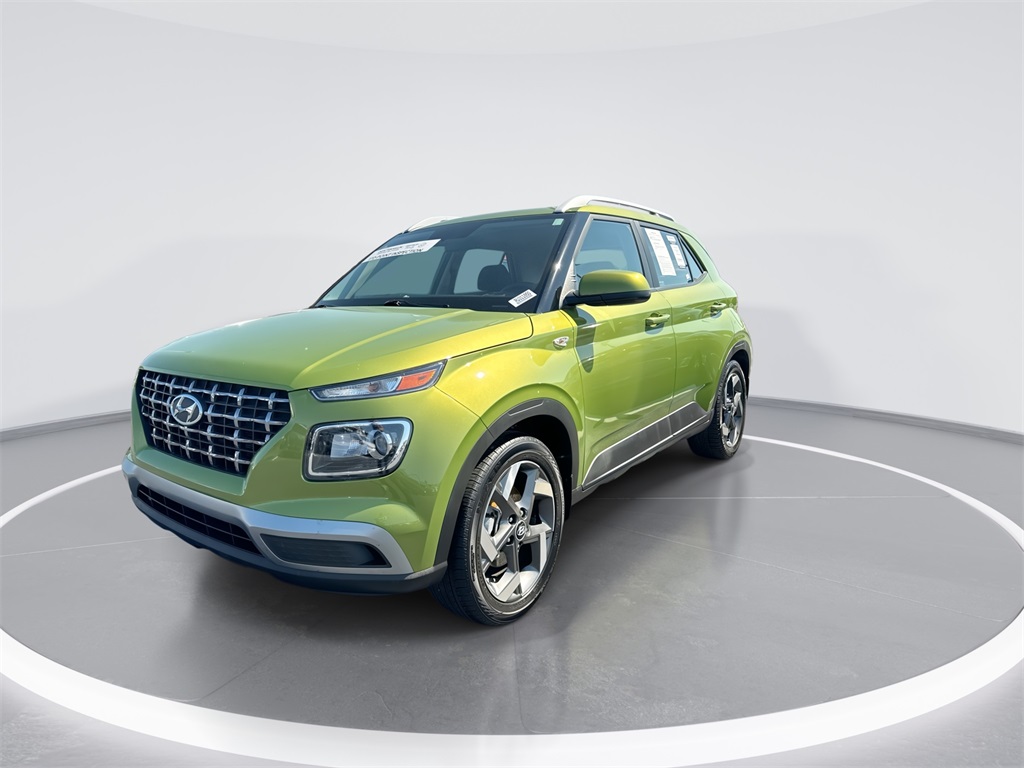 2024 Hyundai Venue SEL photo 3