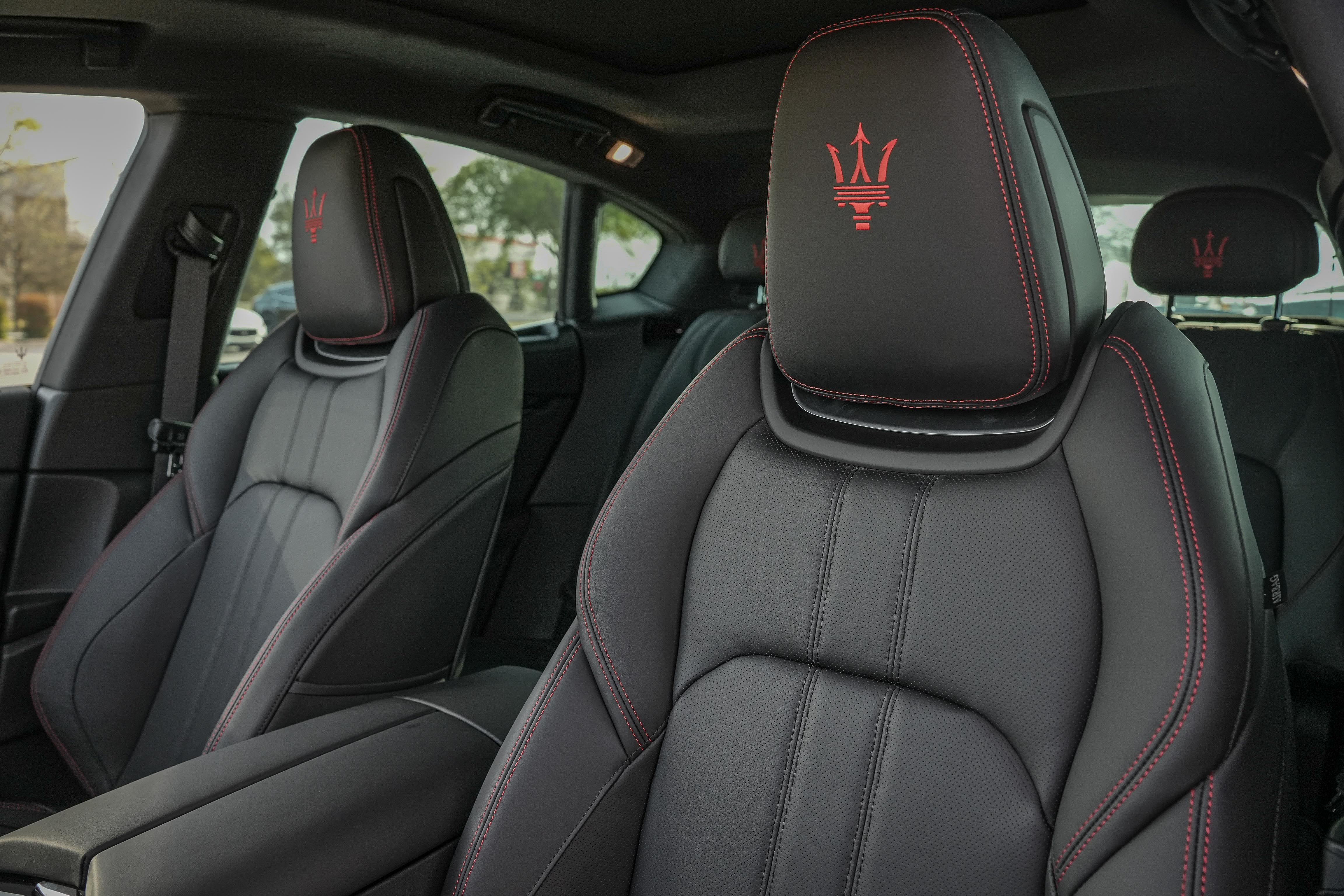 2024 Maserati Levante GT photo 5