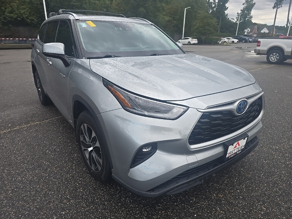 2021 Toyota Highlander Hybrid XLE photo 3
