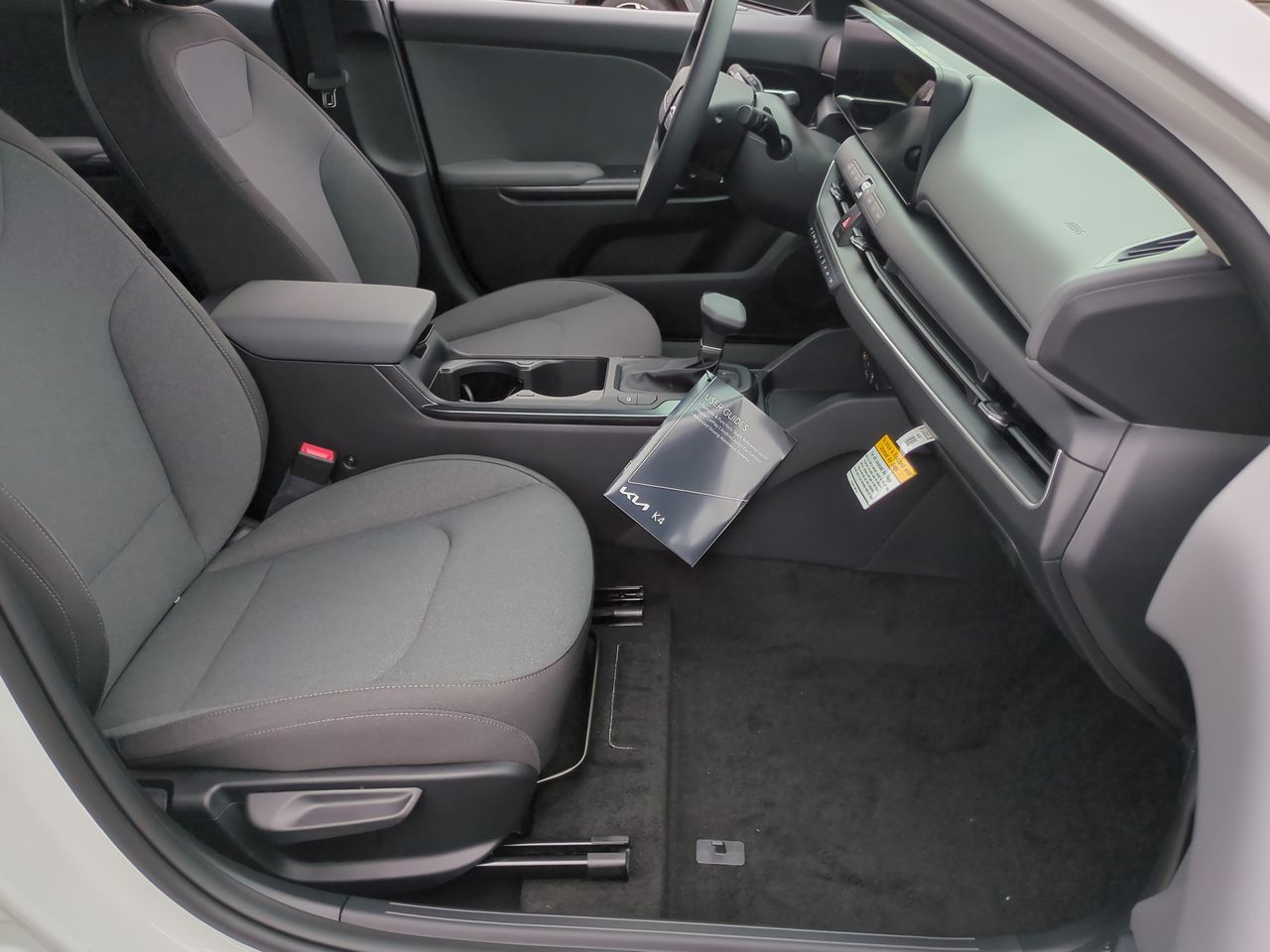2025 Kia K4 LX photo 24