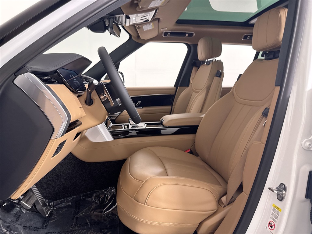 2025 Land Rover Range Rover SE photo 11