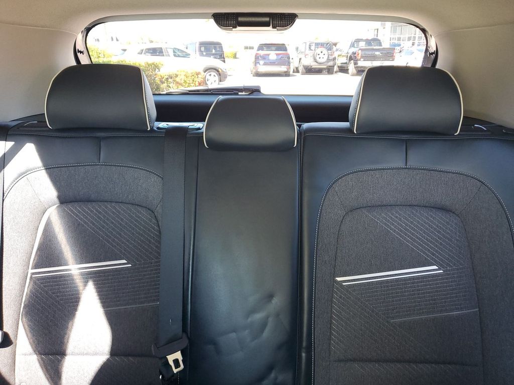 2020 Hyundai Venue SEL Denim photo 5