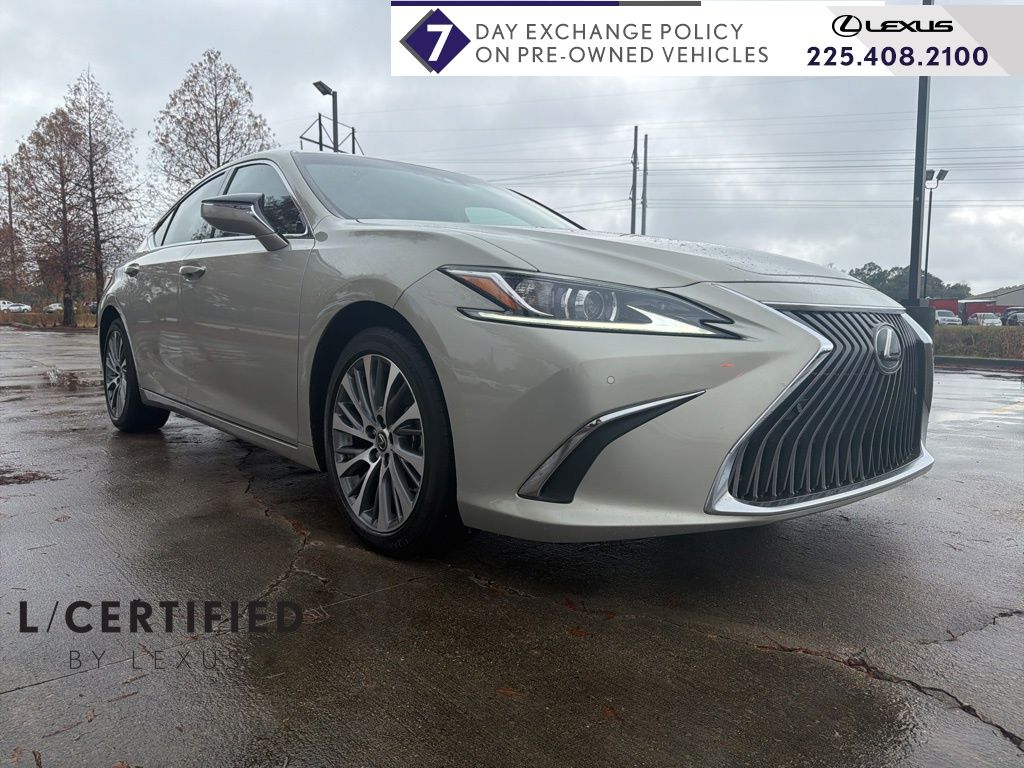 2020 Lexus ES 350's photo