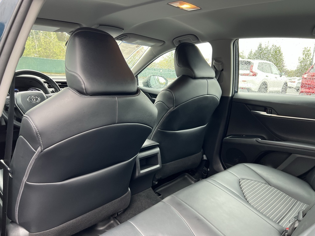 2020 Toyota Camry SE photo 26