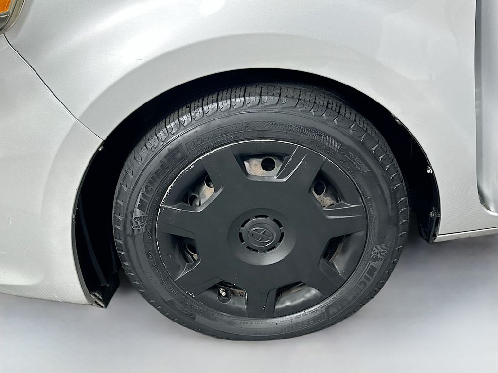 2011 Scion xB Base photo 27