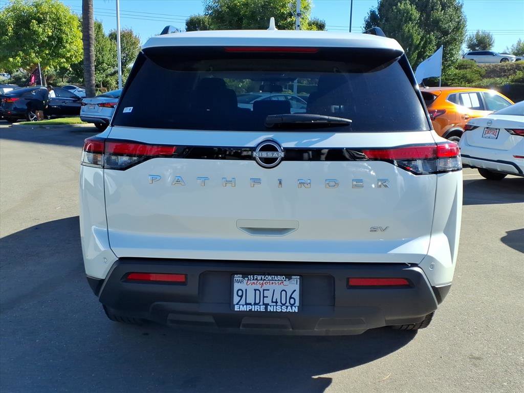 2024 Nissan Pathfinder SV photo 4