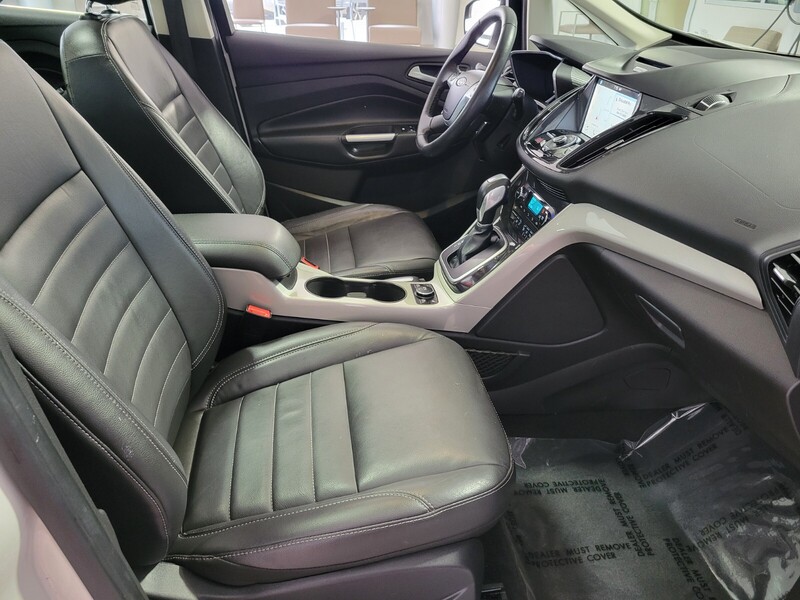 2016 Ford C-Max Energi SEL photo 16