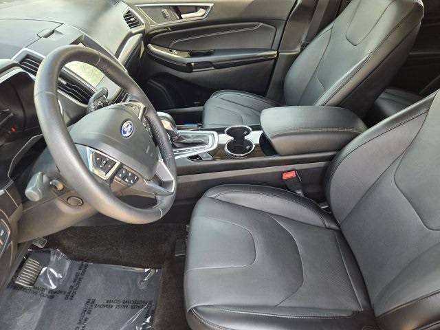 2018 Ford Edge Titanium photo 2