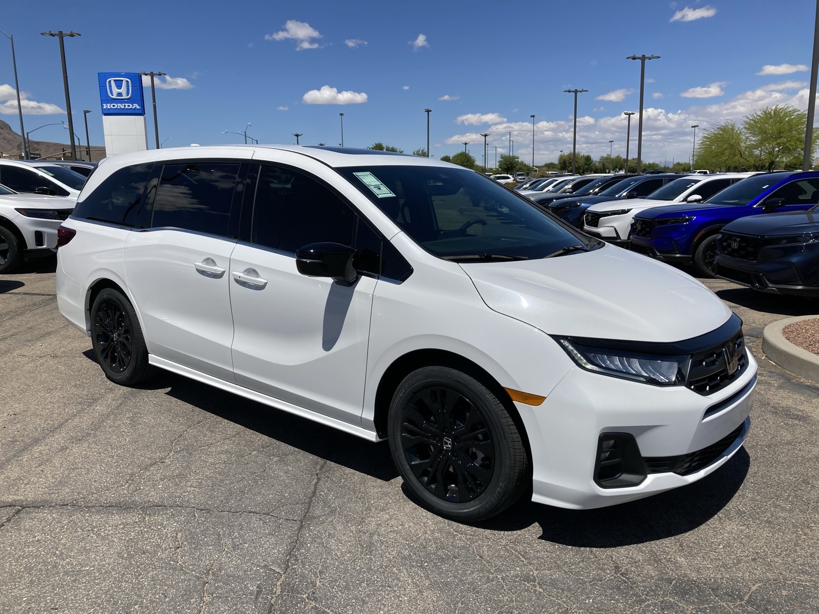 2025 Honda Odyssey photo 3