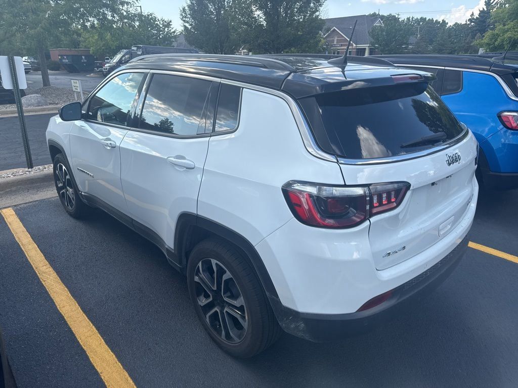 2023 Jeep Compass Limited photo 9