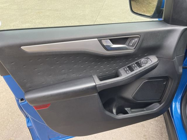 2020 Ford Escape SE Sport Hybrid photo 2