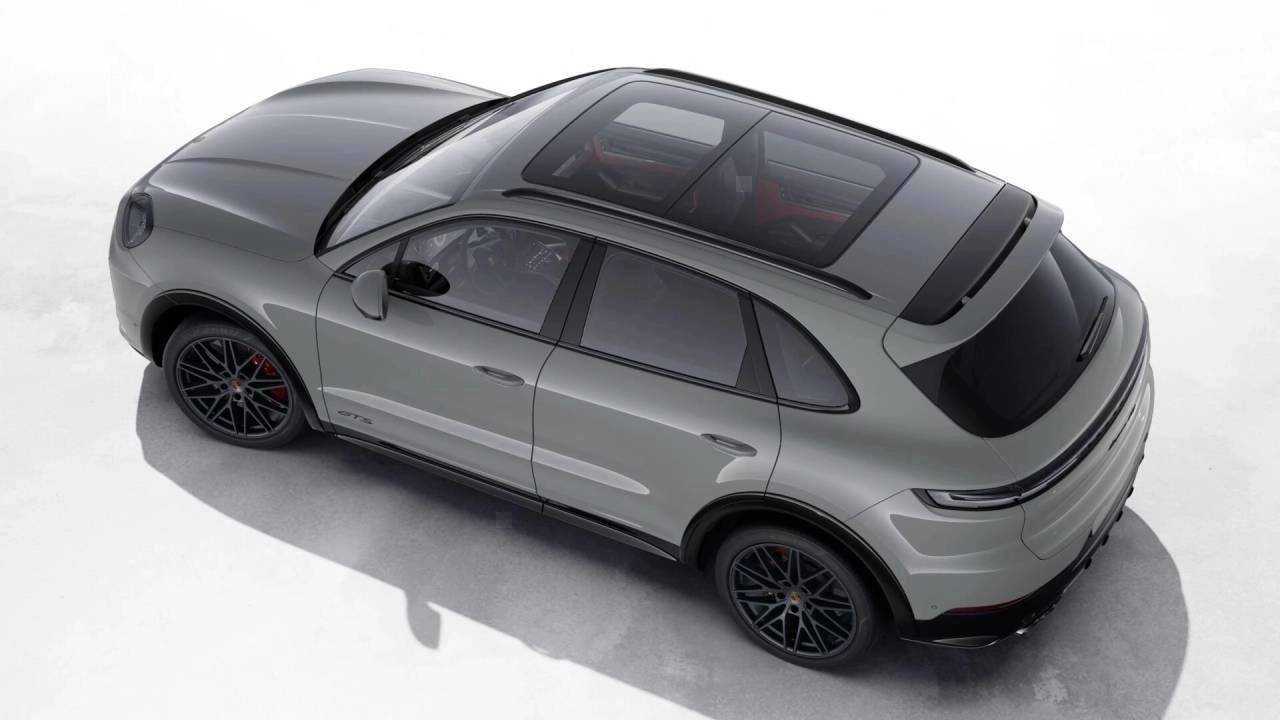2025 Porsche Cayenne GTS photo 5