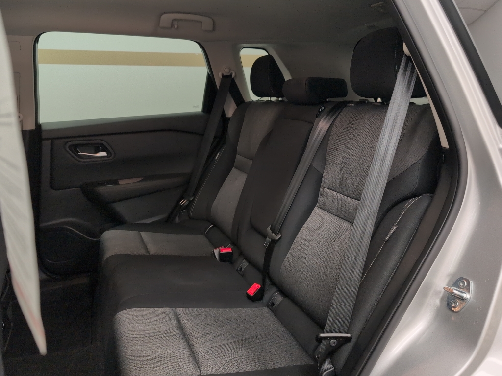 2024 Nissan Rogue SV photo 15