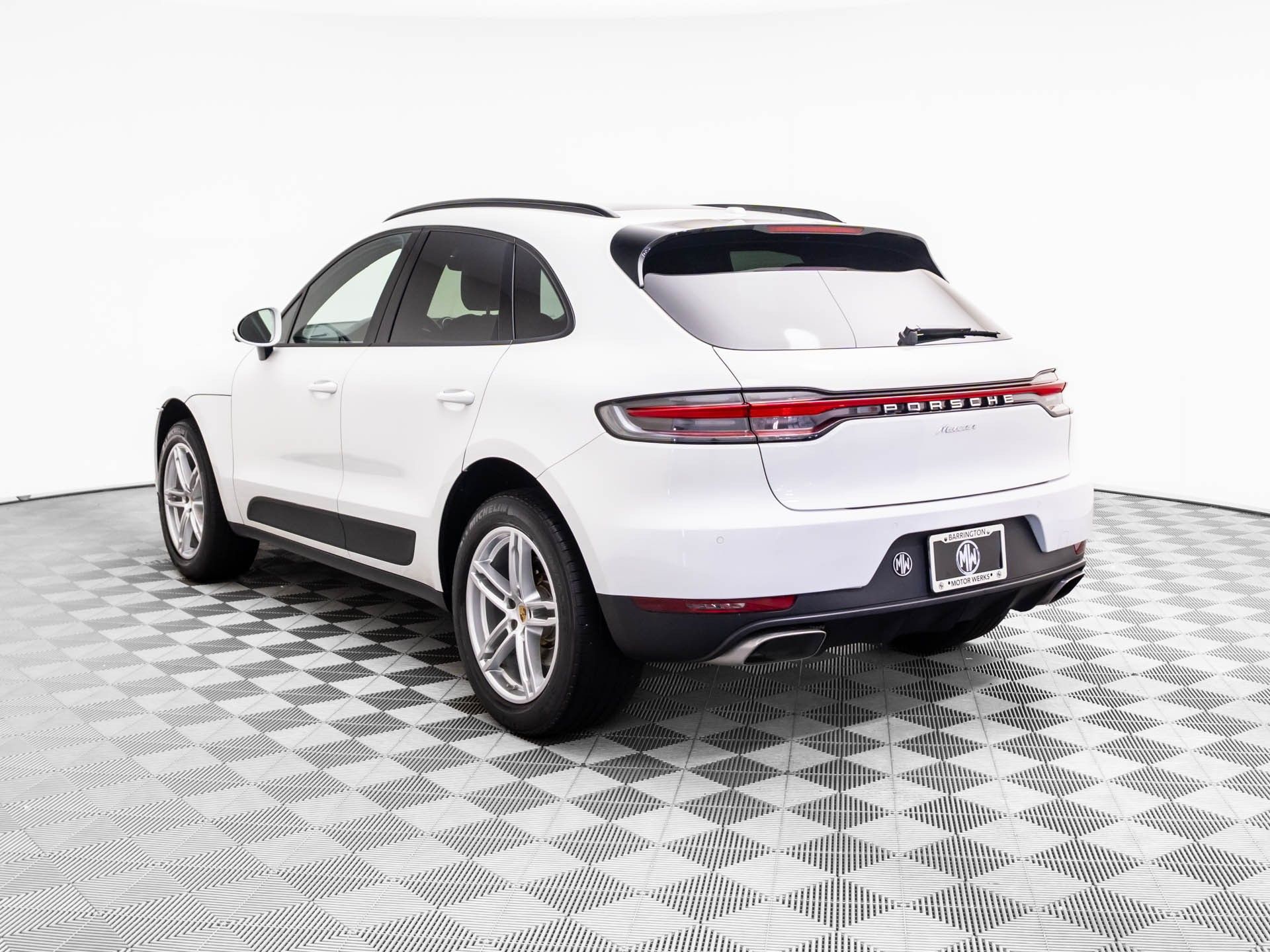 2021 Porsche Macan Base photo 3