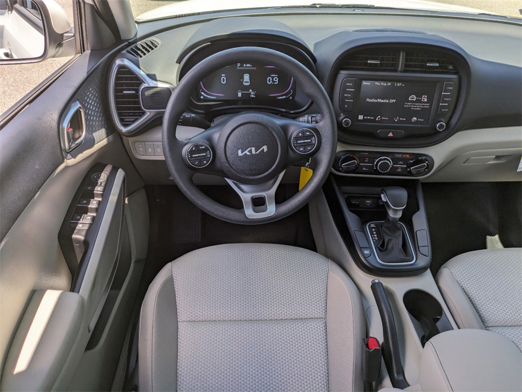 2025 Kia Soul LX photo 11