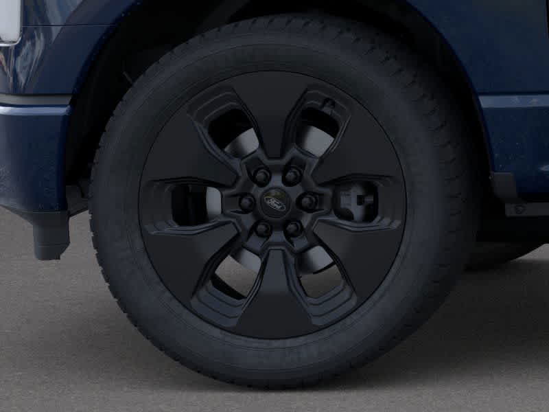 2025 Ford F-150 Lightning Platinum photo 19