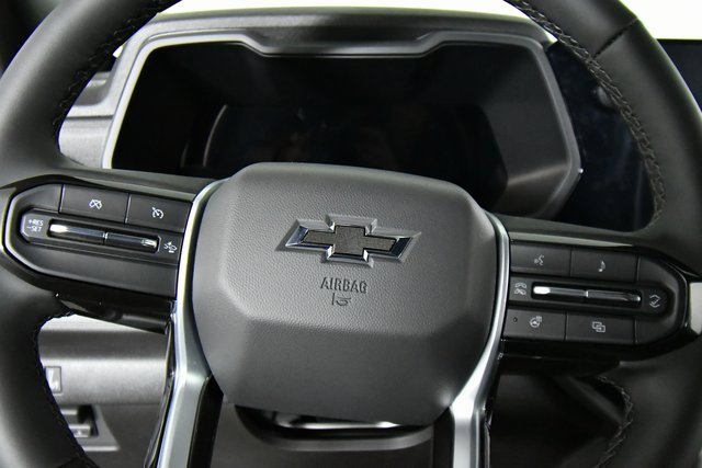 2026 Chevrolet Colorado Trail Boss photo 2