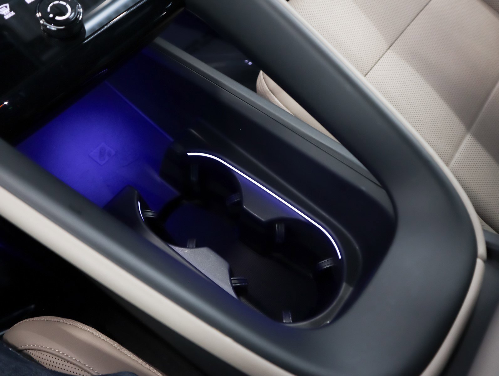 2025 Porsche Macan Electric photo 19