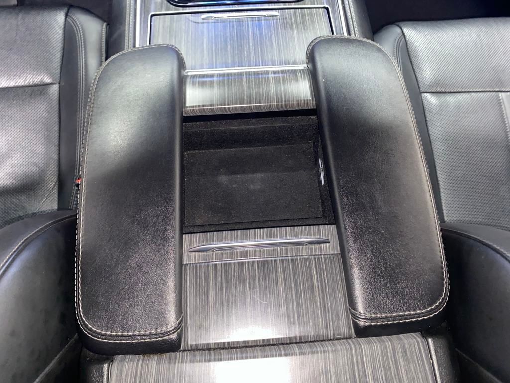 2023 Jeep Wagoneer L Series III photo 24