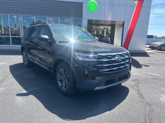 2025 Ford Explorer photo 8