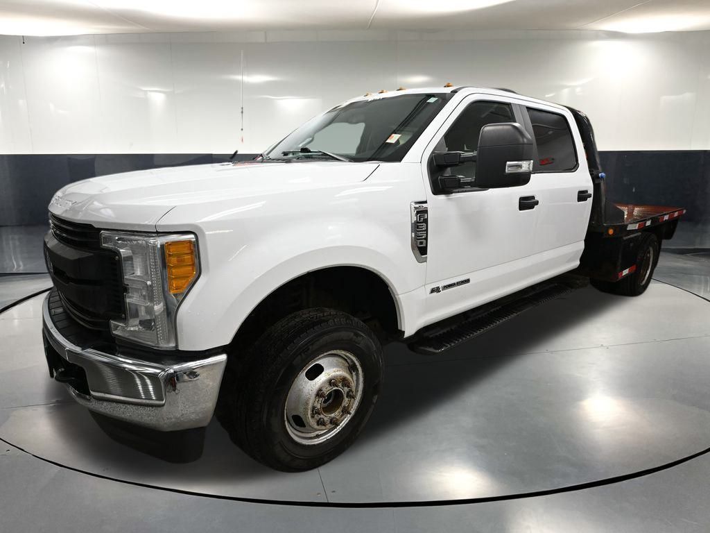 2017 Ford F-350 photo 3