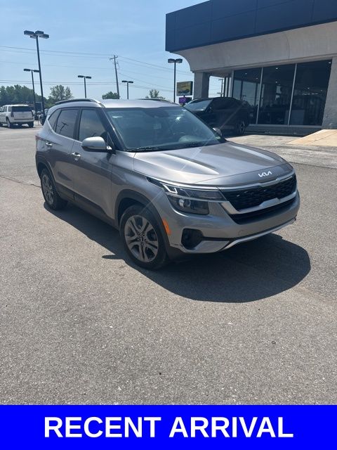 2023 Kia Seltos S photo 2