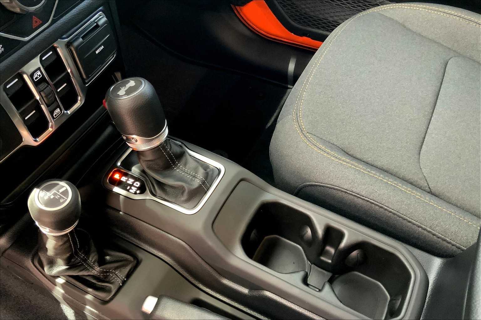 2025 Jeep Wrangler Sport S photo 7