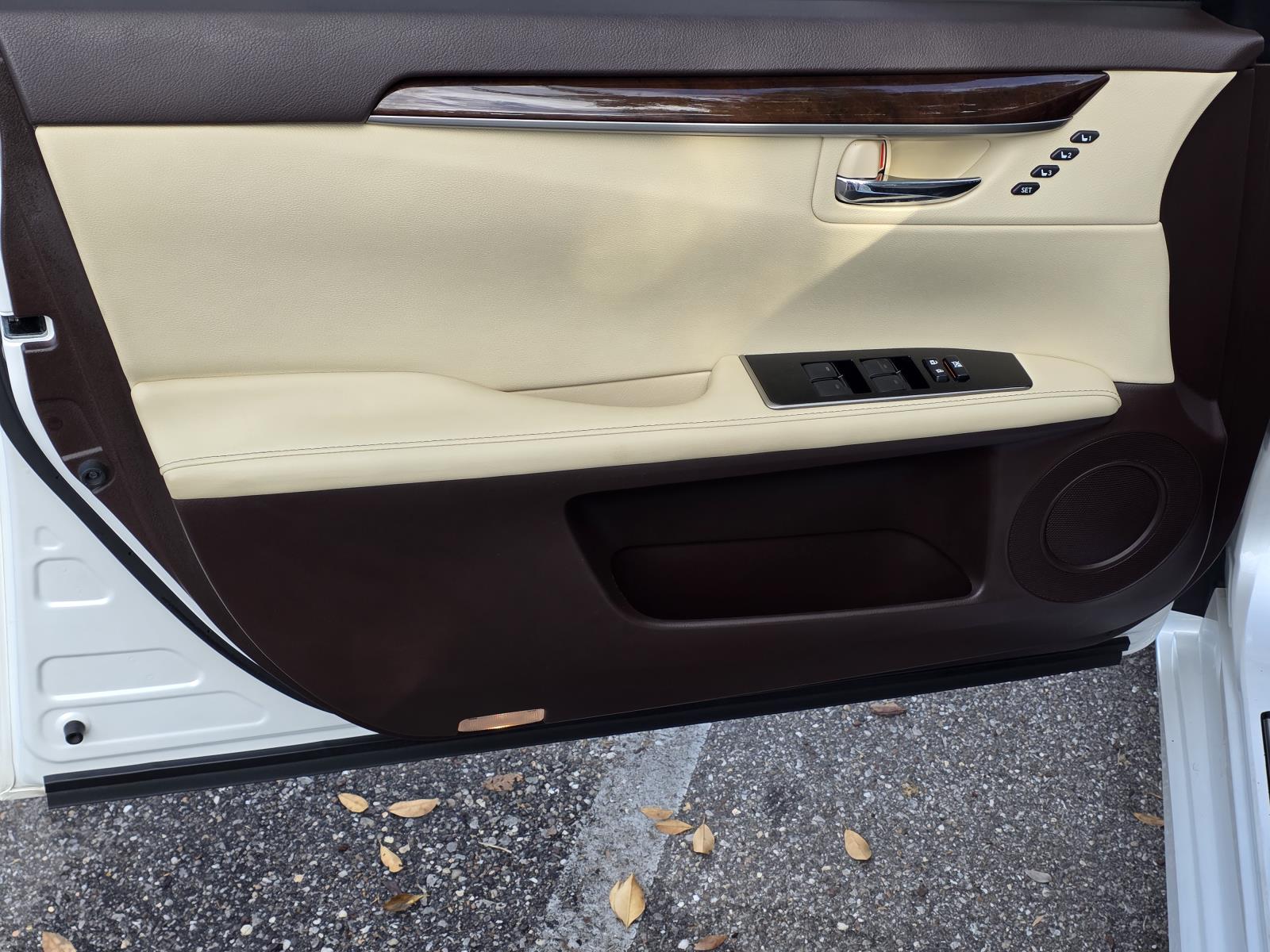 2018 Lexus ES 350 photo 26