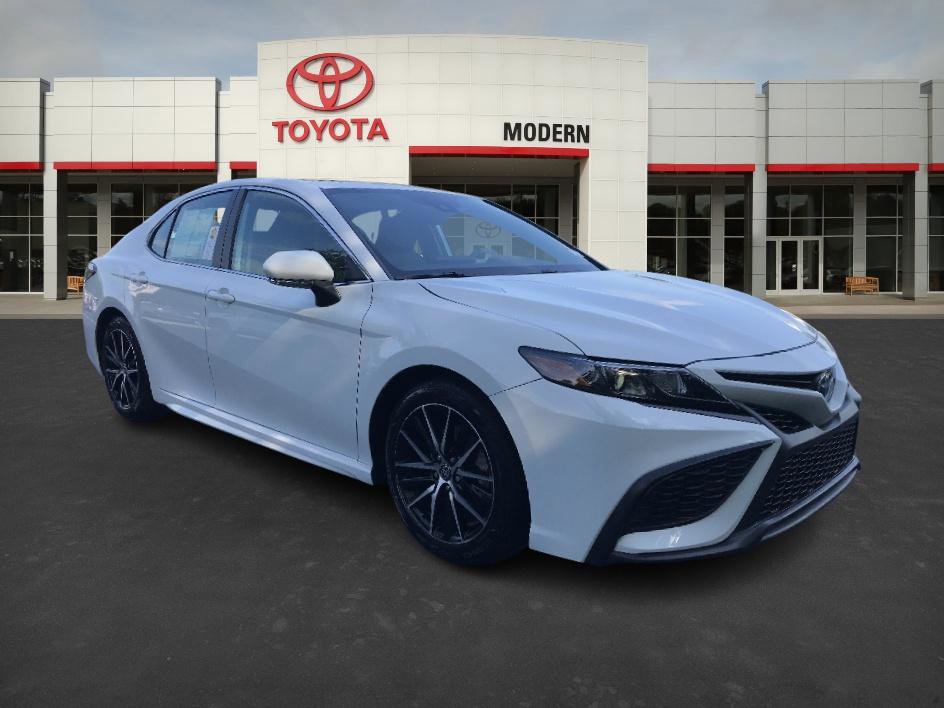 2024 Toyota Camry Hybrid SE photo 6