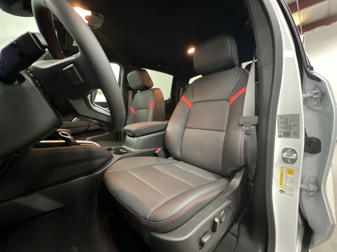 2026 Chevrolet Colorado Z71 photo 17