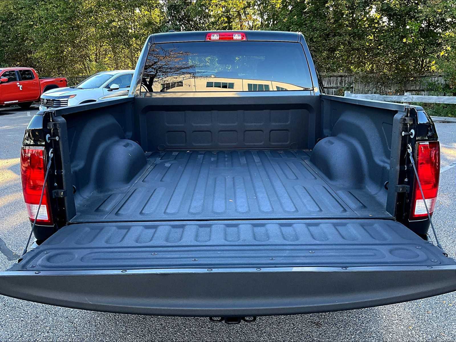2019 Ram 1500 Tradesman ST photo 29