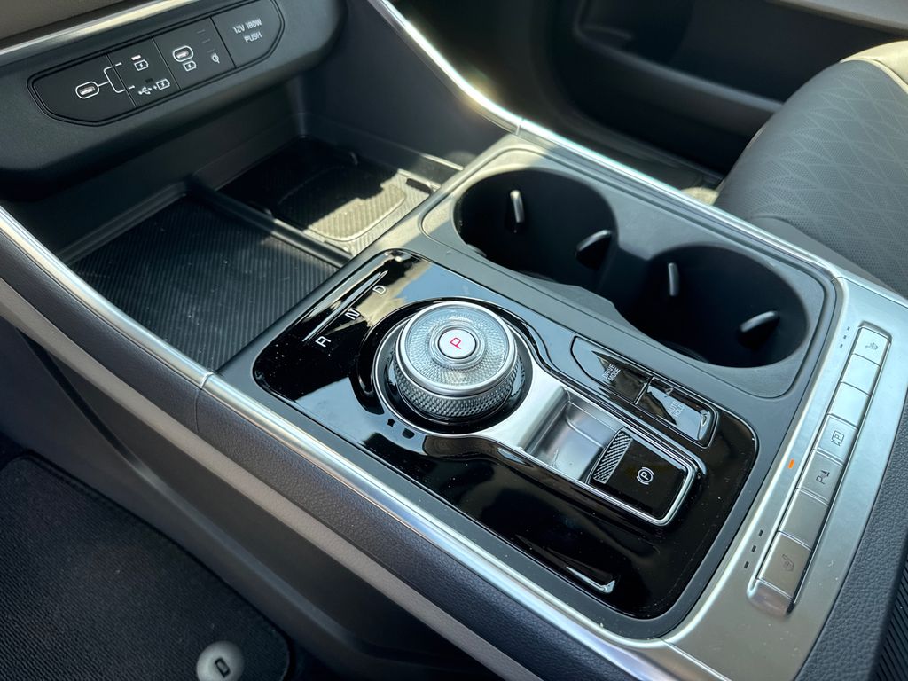 2025 Kia Carnival EX photo 26
