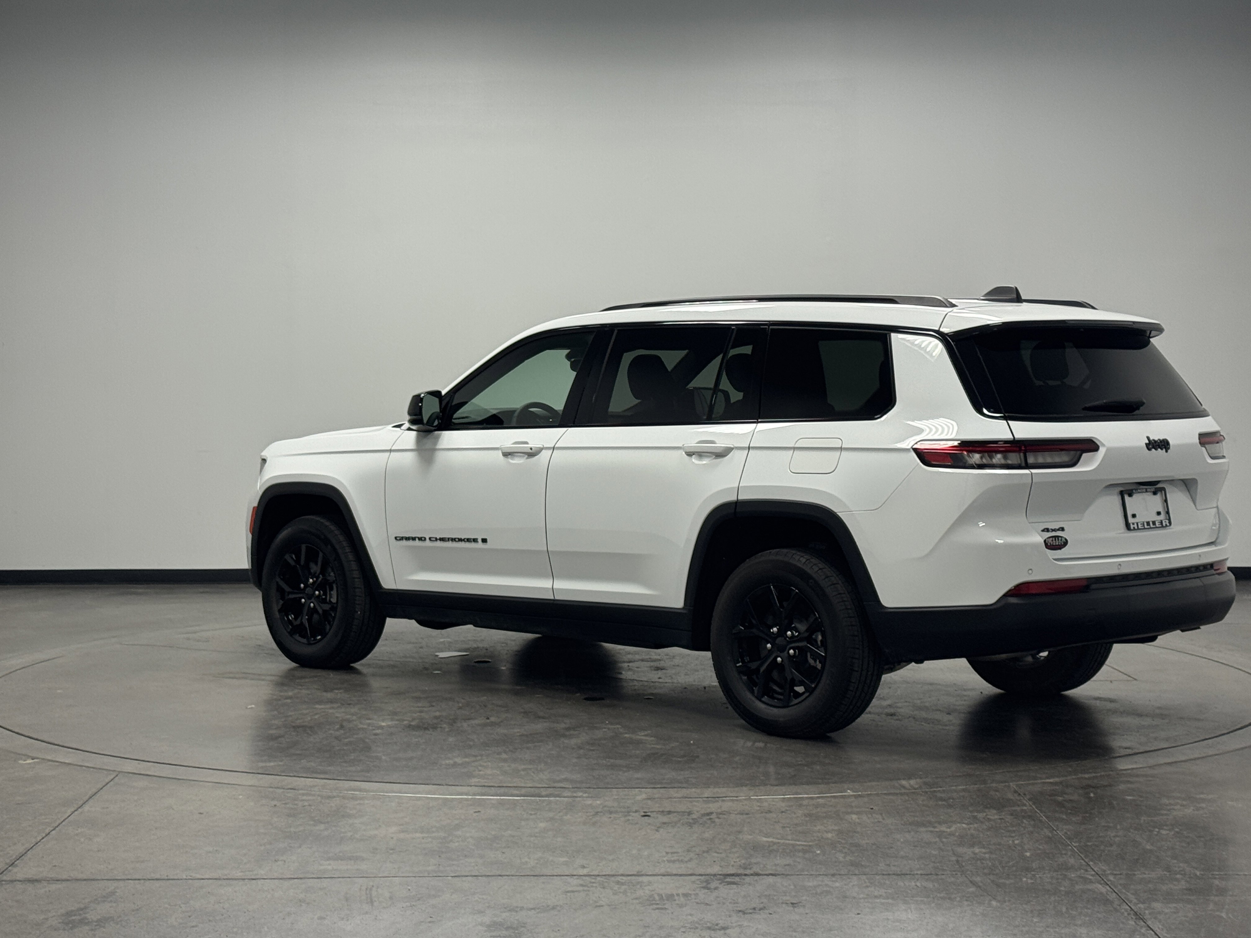 2024 Jeep Grand Cherokee Altitude X photo 2