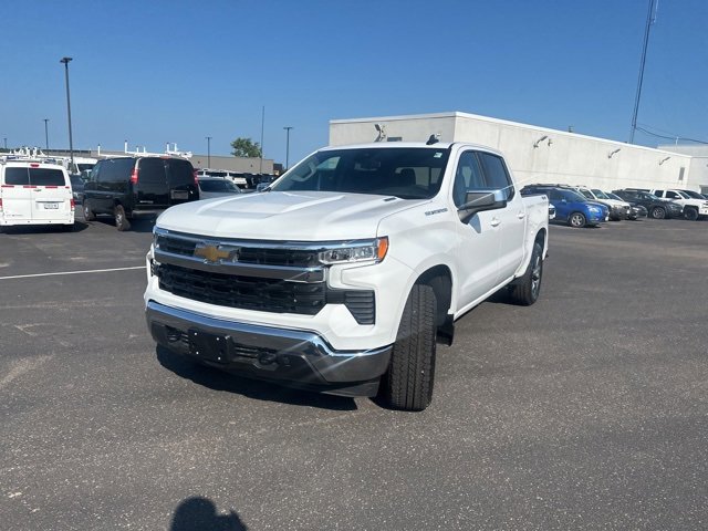 2025 Chevrolet Silverado 1500 LT photo 3