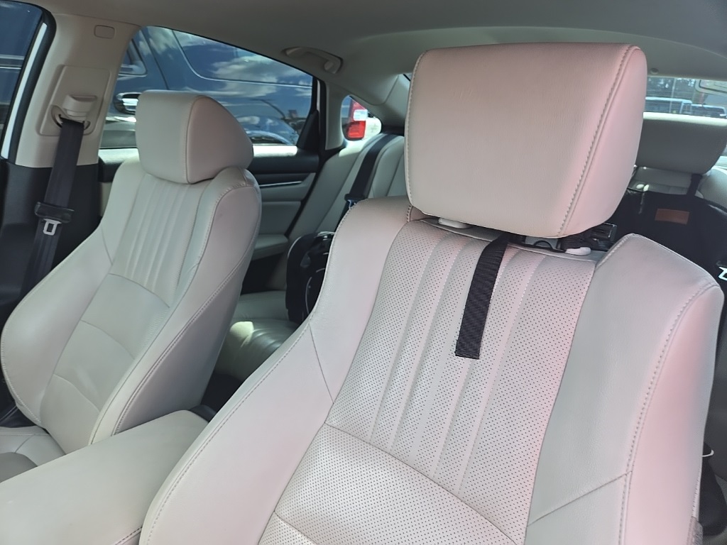 2018 Honda Accord Touring photo 5