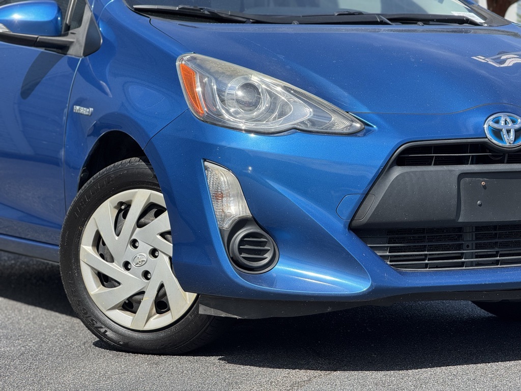 2015 Toyota Prius C One photo 2